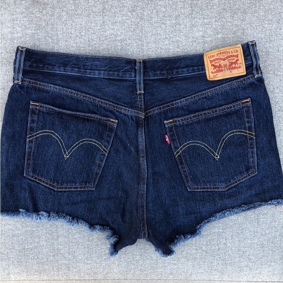 Worn once! - LEVI’S 501 Button Fly 100% Cotton Denim Shorts - Picture 4 of 6